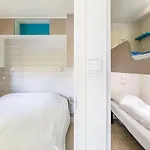 Maison En Location Avec Terrasse Pour 4 Personnes - Api-1-52-1733 Camping