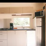 Maison En Location Avec Terrasse Pour 4 Personnes - Api-1-52-1733 Camping