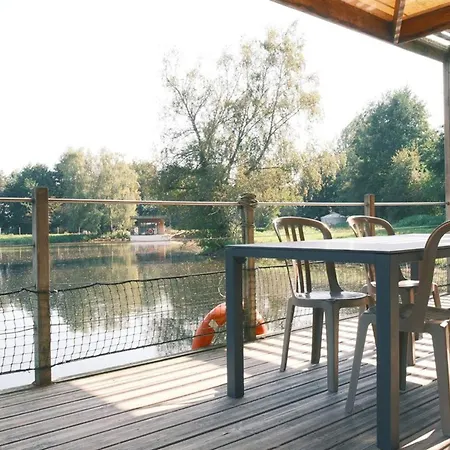 Maison En Location Avec Terrasse Pour 4 Personnes - Api-1-52-1733