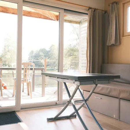 Maison En Location Avec Terrasse Pour 4 Personnes - Api-1-52-1733