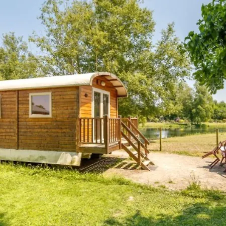 Maison En Location Avec Terrasse Pour 4 Personnes - Api-1-52-1733 * Бошам